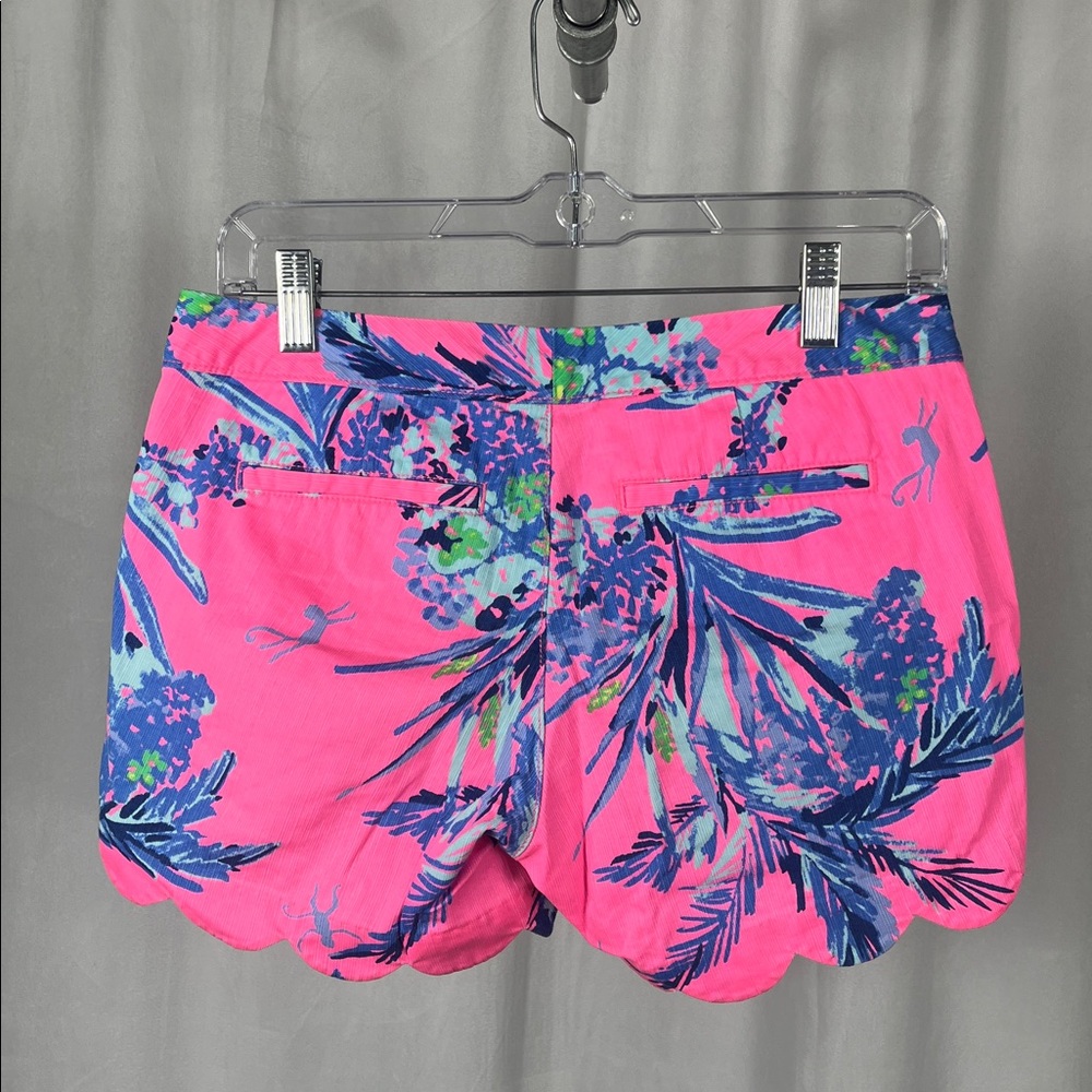 Lilly Pulitzer Buttercup Tiki Pink Out On A Limb Scalloped Shorts. - Picture 3 of 9